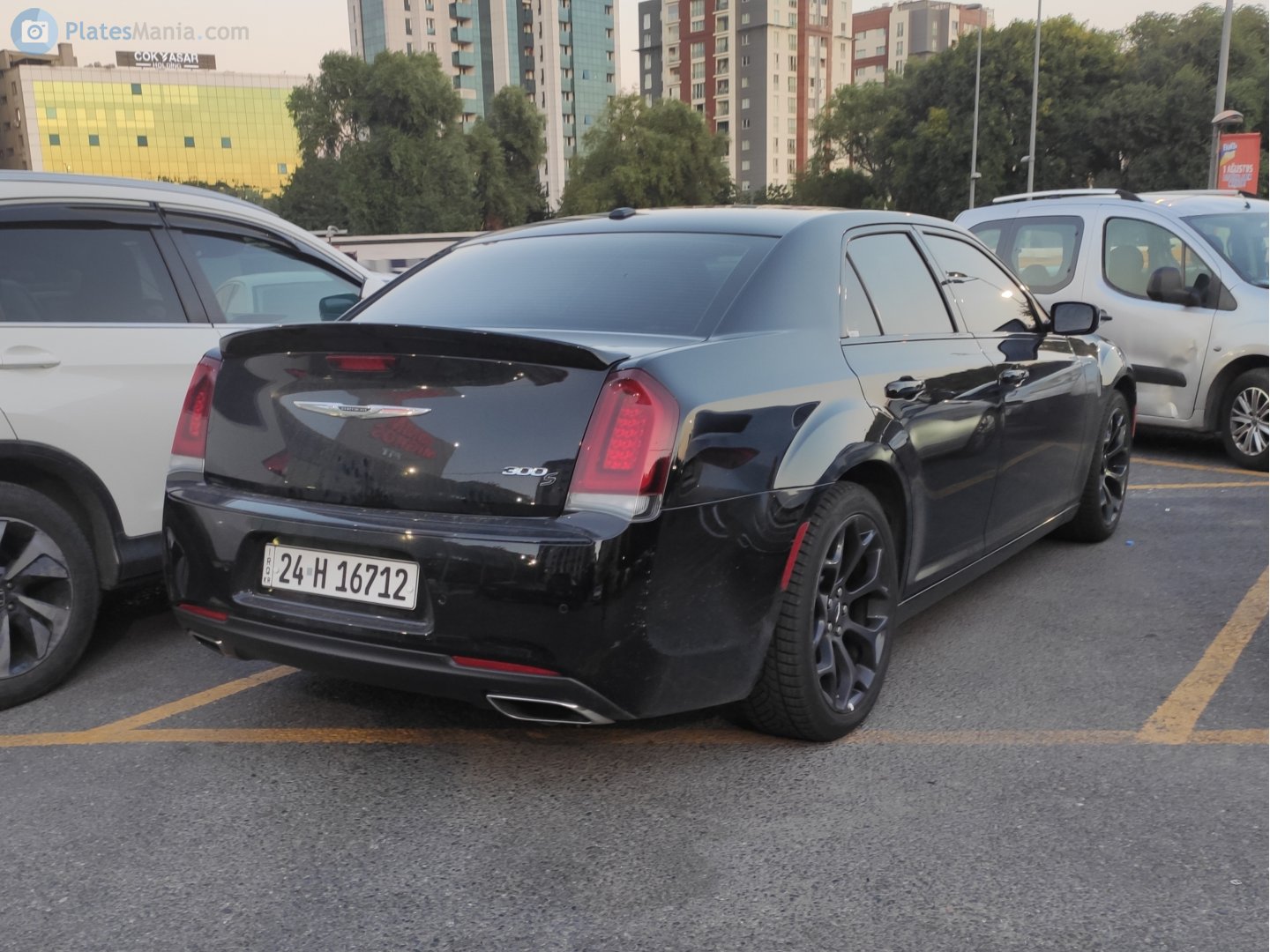 24 H 16712, Chrysler 300/300C 2nd gen (LD), facelift, 2014–2023