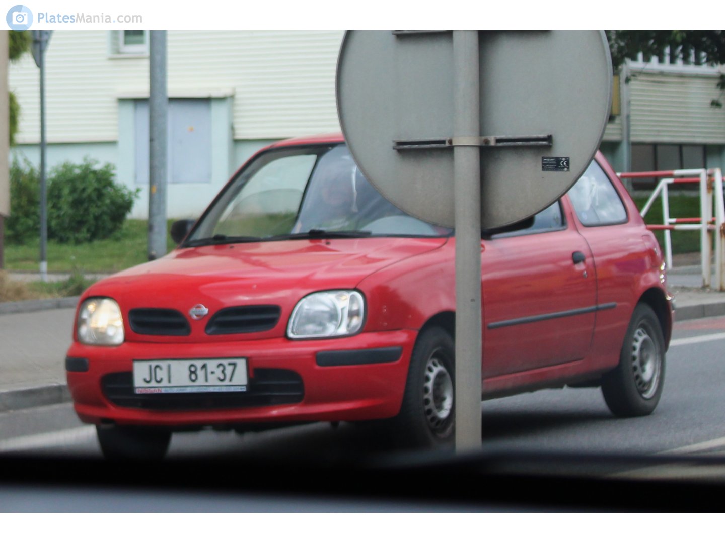 JCI 81-37, Nissan Micra 2nd gen 3-door Hatch (K11), 1992–2003