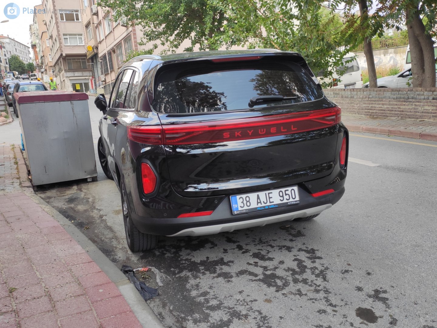 38 AJE 950, Skywell ET5 