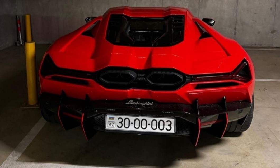 30 OO 003, Lamborghini Revuelto 1st gen, 2023–
