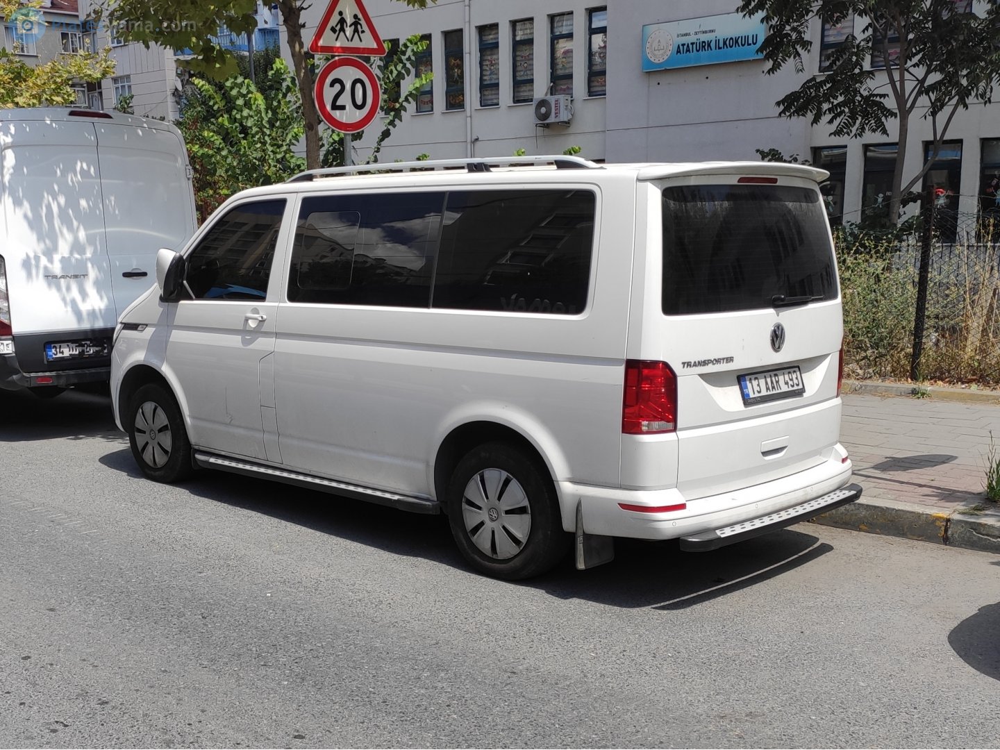 13 AAR 493, Volkswagen Transporter 6th gen Van (T6.1) (SG), facelift, 2019–