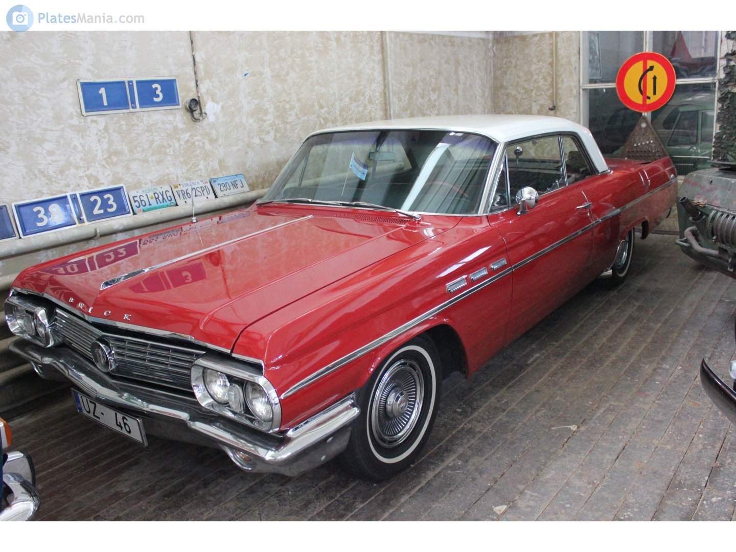 UZ-46, Buick LeSabre 2nd gen 1963 2-door Hardtop (4447; B-body), 2nd facelift, 1962–1963