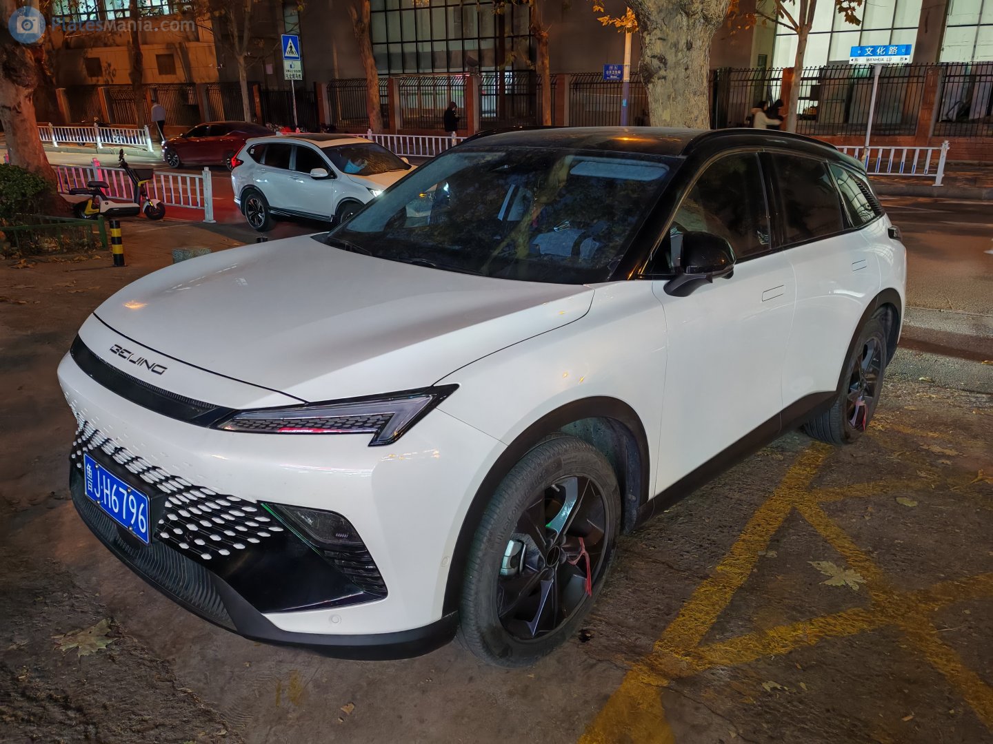 鲁J·H6796, BAIC Beijing Rubic′s Cube 