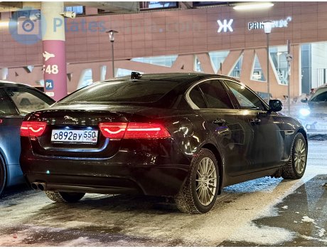 о892ву550, Jaguar XE