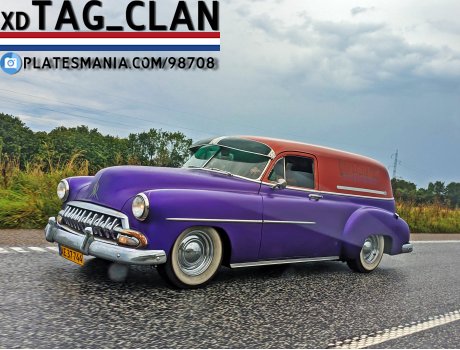 AE 37744, Chevrolet Deluxe