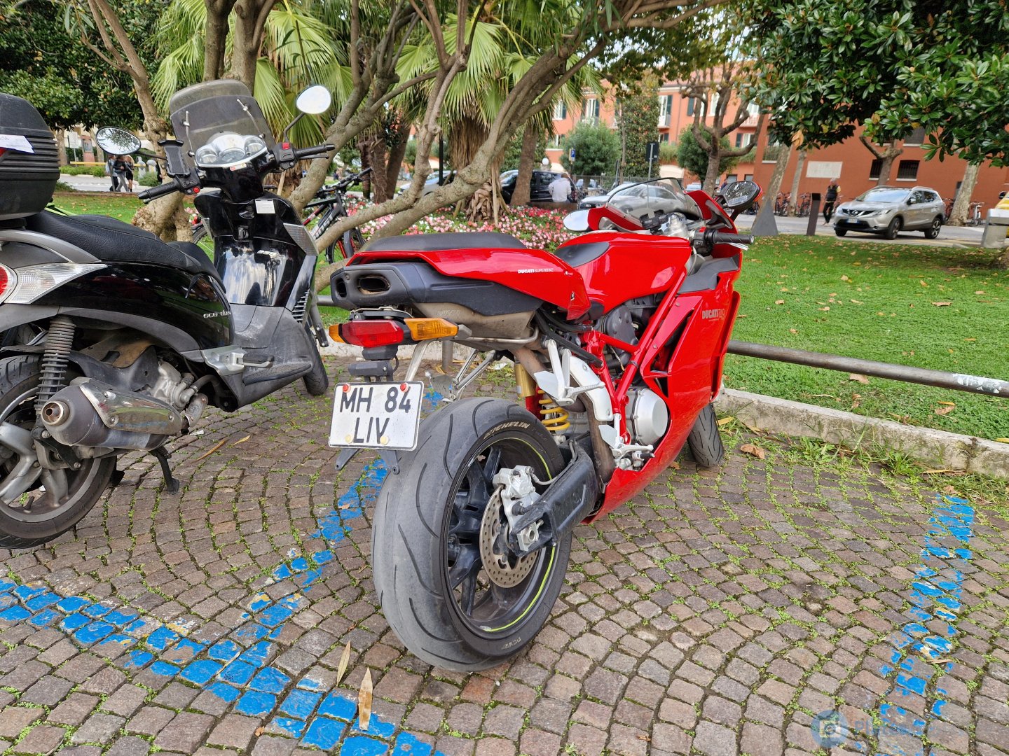 MH 84 LIV, Ducati 749 