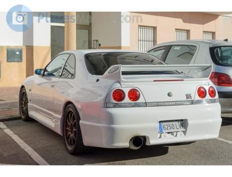 6250 LVF, Nissan Skyline