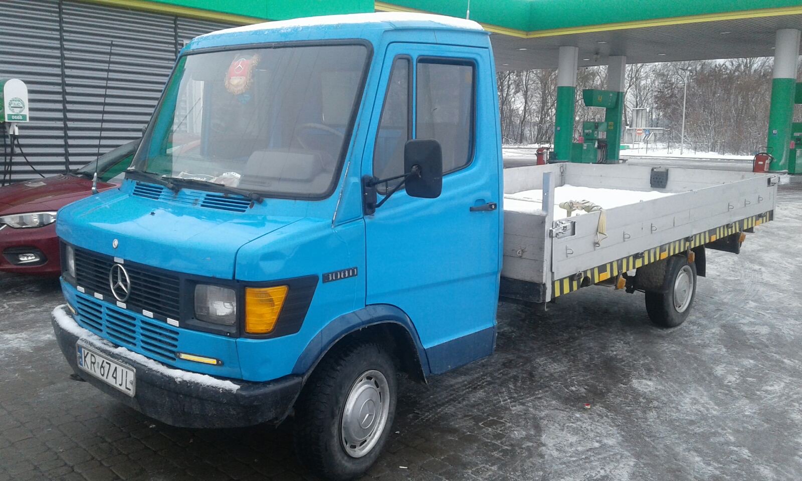 KR 674JL, Mercedes-Benz T1 1st gen (601/602/611), 1976–1996