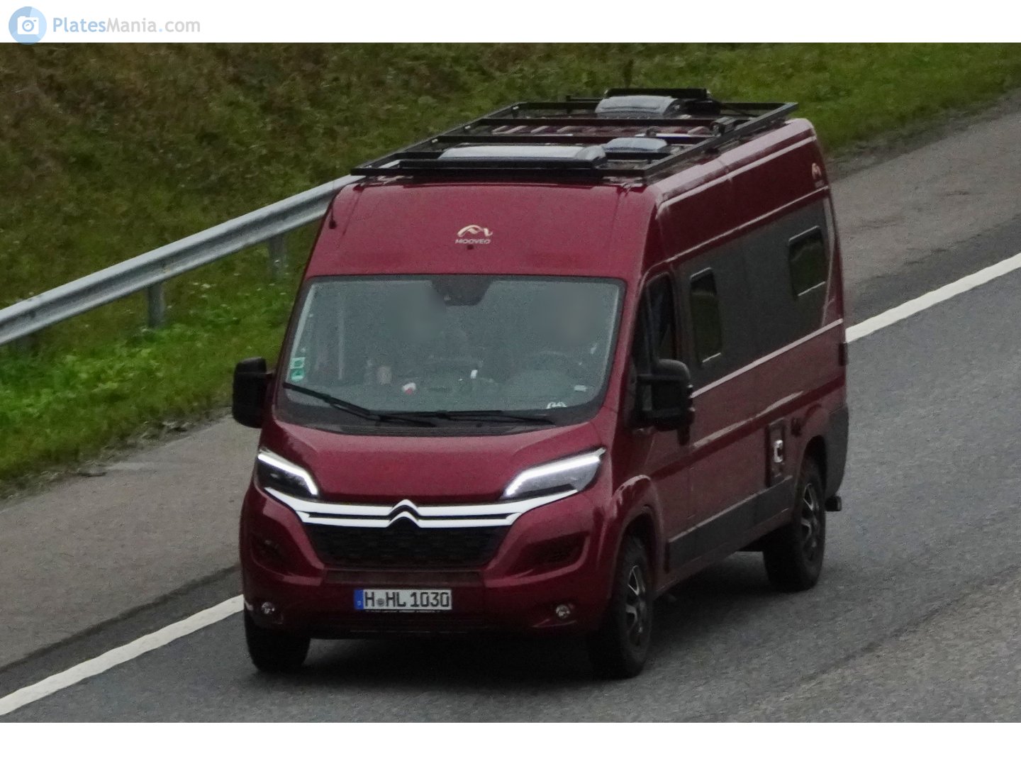 H HL 1030, Mooveo Van 