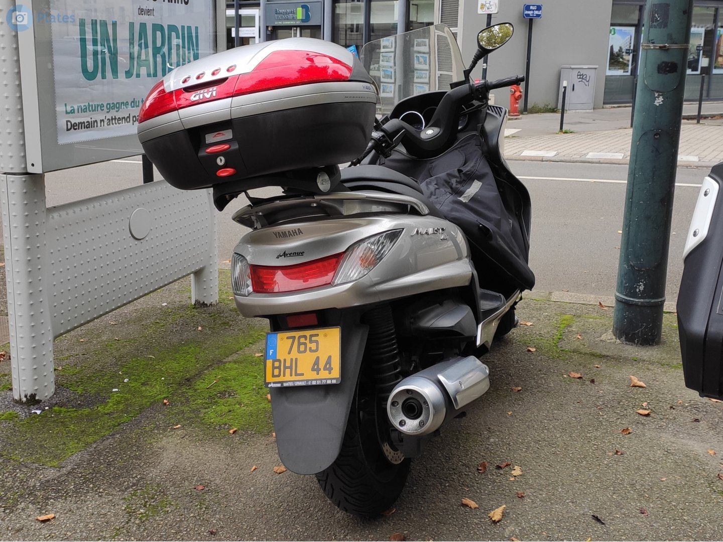 765 BHL 44, Yamaha Majesty 