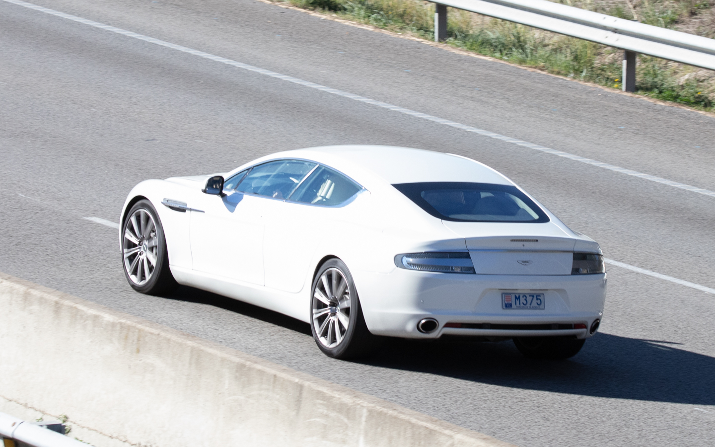 M375, Aston Martin Rapide 