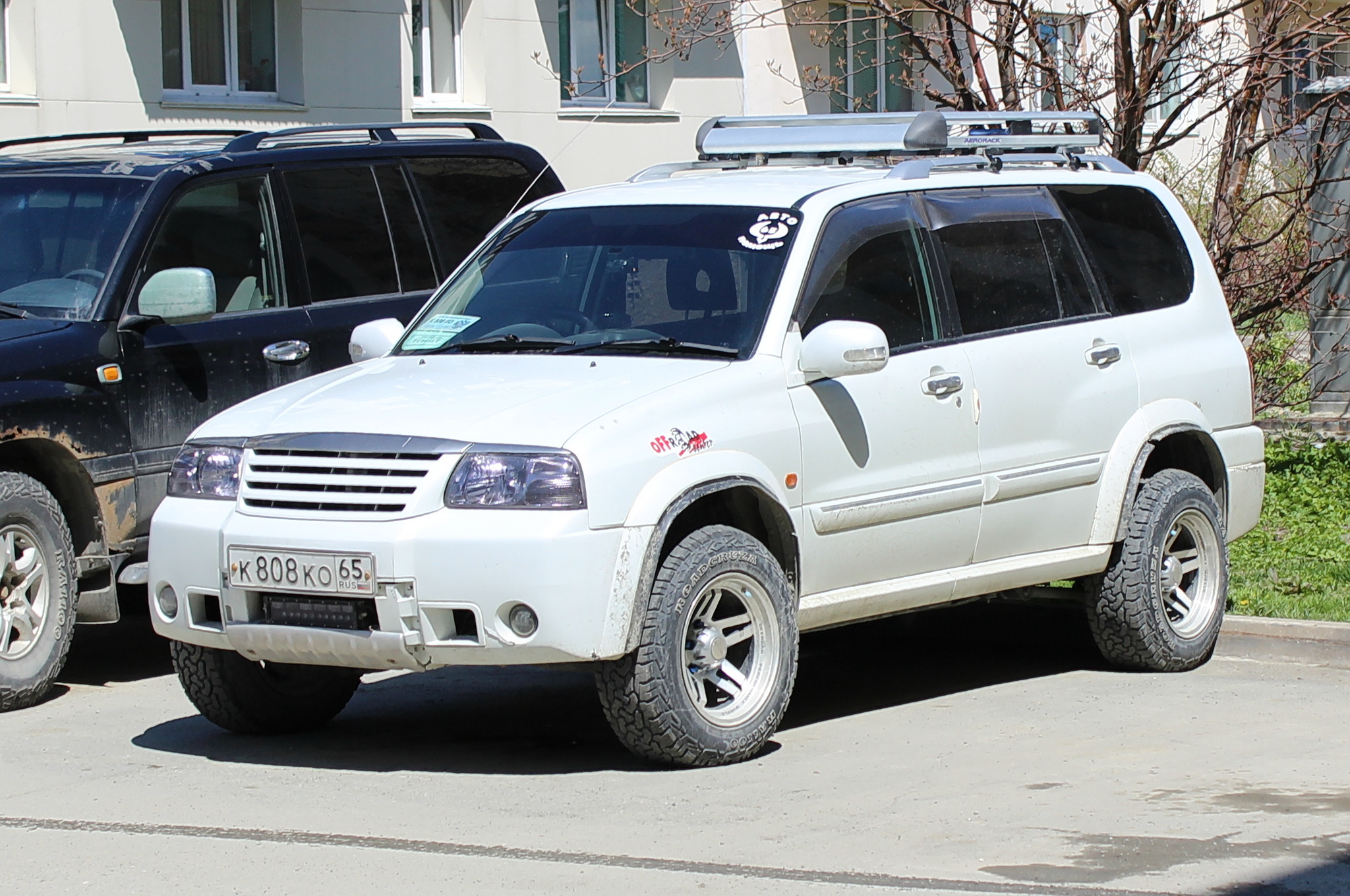 к 808 ко 65, Suzuki Grand Escudo 1st gen (TX92W), 2000–2003