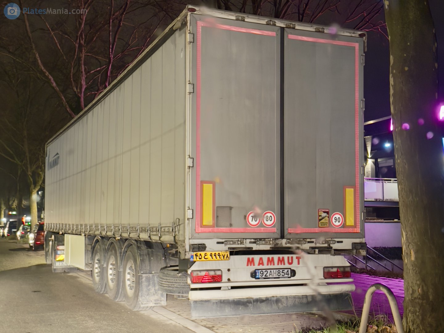 ۴۵ع۹۹۹ ۷۸, Mammut Trailer 