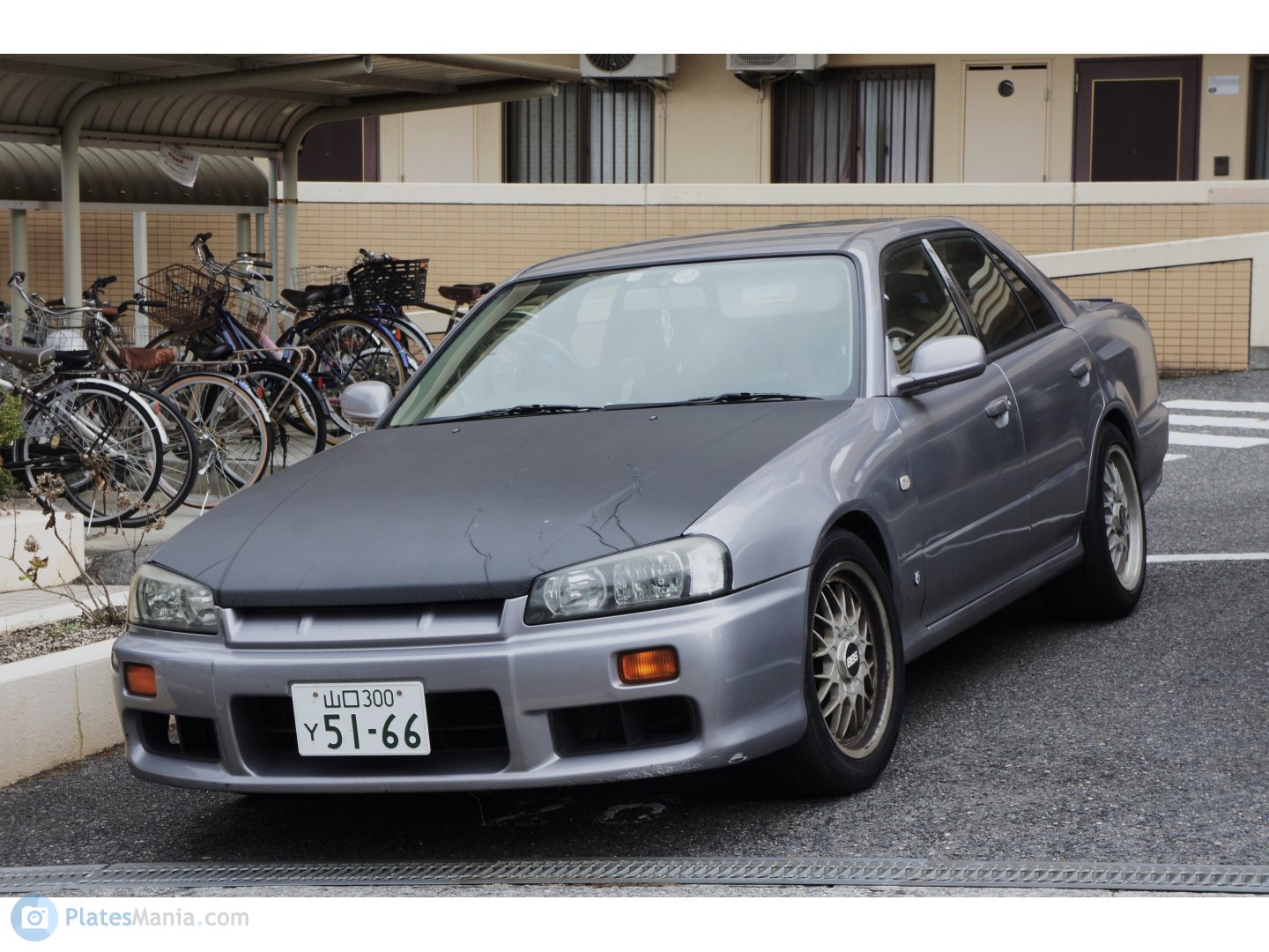 山口 300 Y 5166, Nissan Skyline 10th gen Sedan (R34), 1998–2001