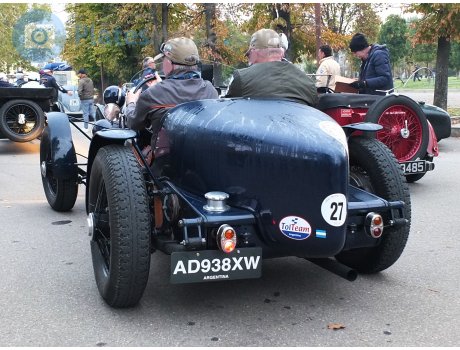 AD 938 XW, Dodge Six Series