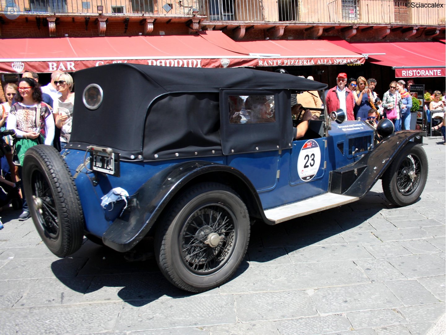 FDG 734, Lancia Lambda 