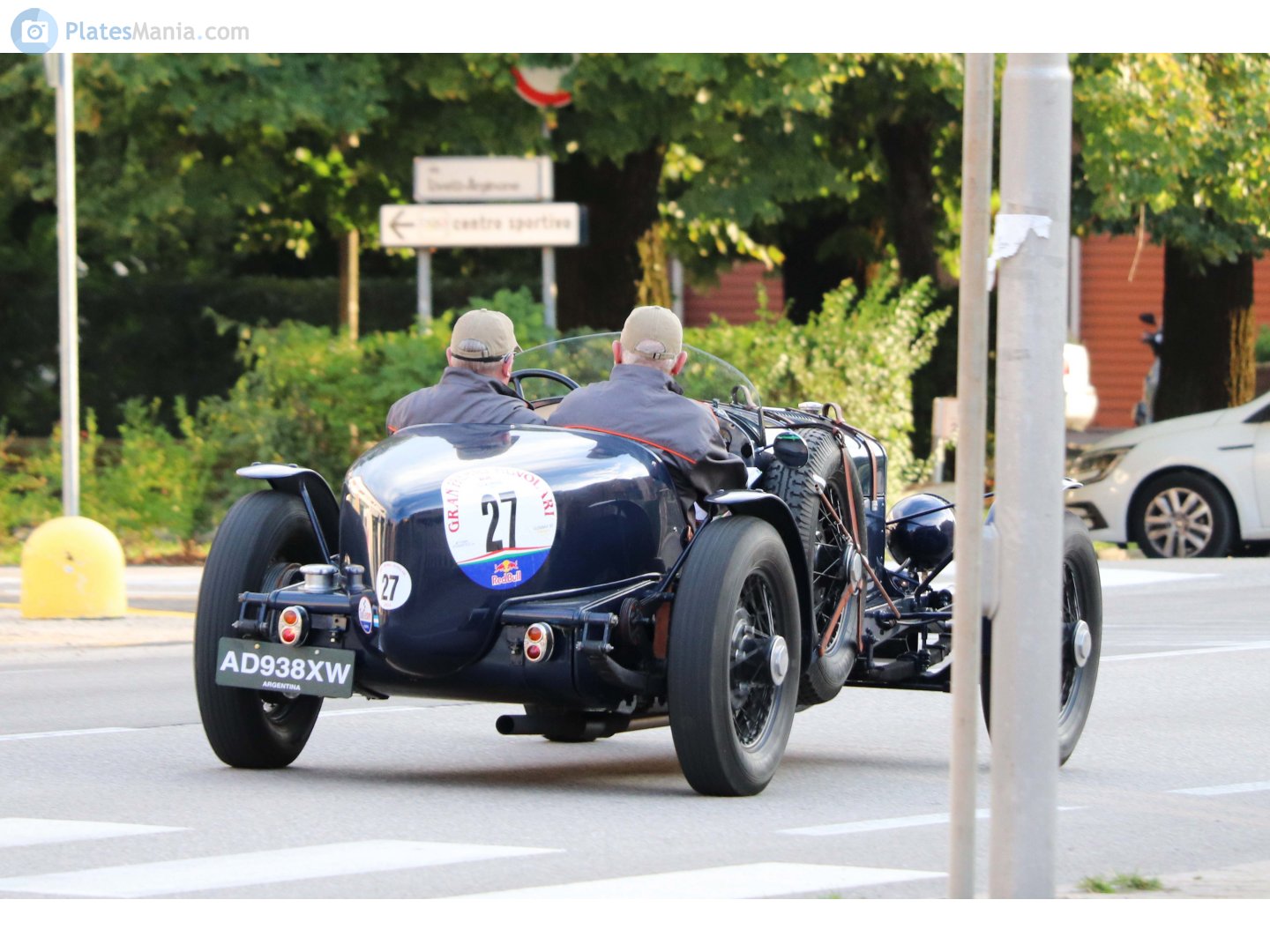 AD 938 XW, Dodge Six Series 