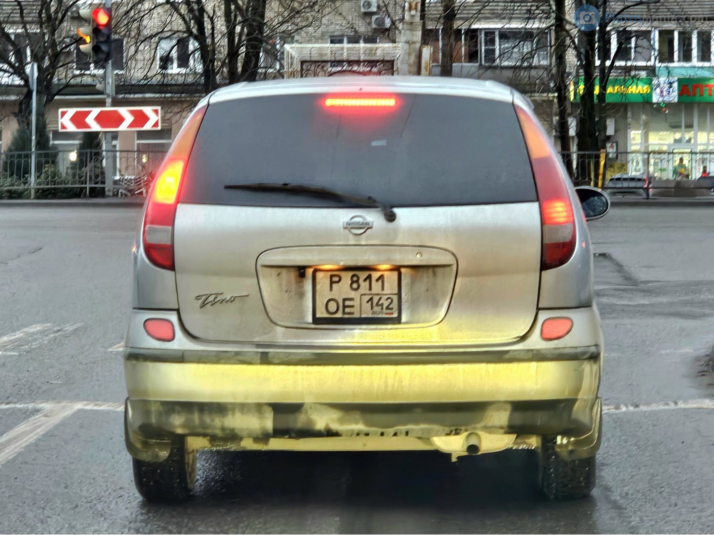 р 811 ое 142, Nissan Tino 1st gen (V10), 1998–2003