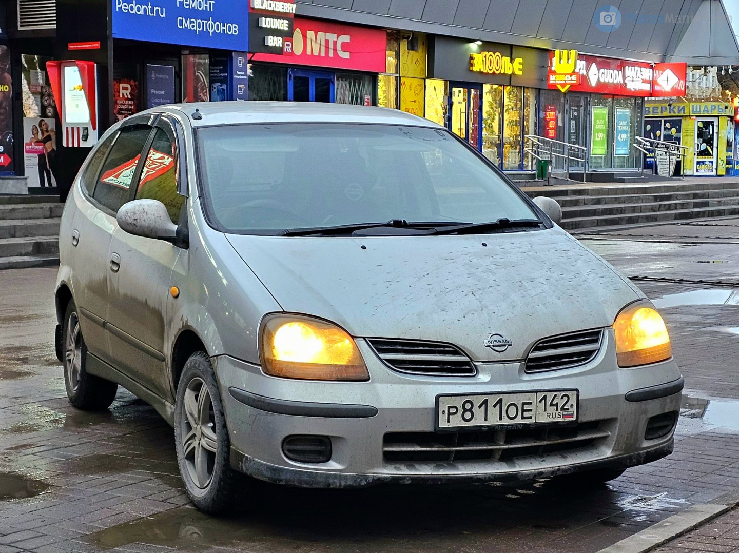 р 811 ое 142, Nissan Tino 1st gen (V10), 1998–2003