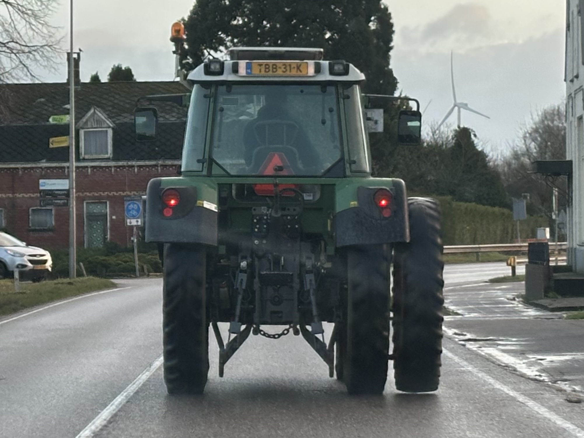 TBB-31-K, Fendt 300-Series 