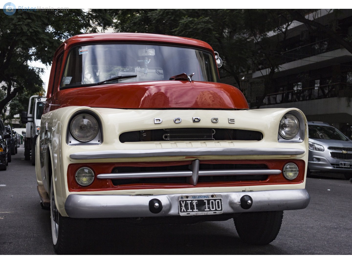 XII 100, Dodge C-Series 