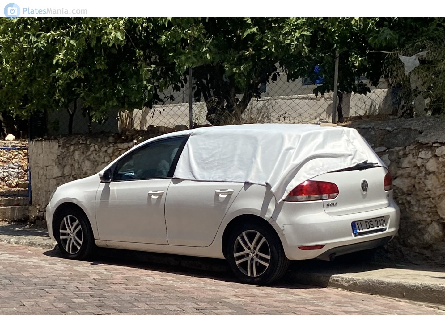 11 DS 212, Volkswagen Golf 6th gen 5-door Hatch (5K), 2008–2013