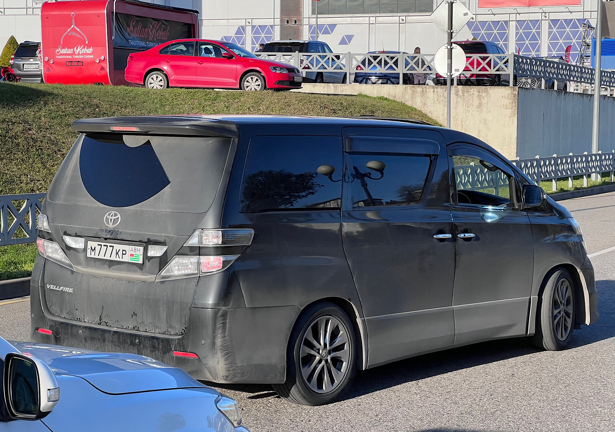 м 777 кр, Toyota Vellfire 1st gen (AH20), 2008–2015