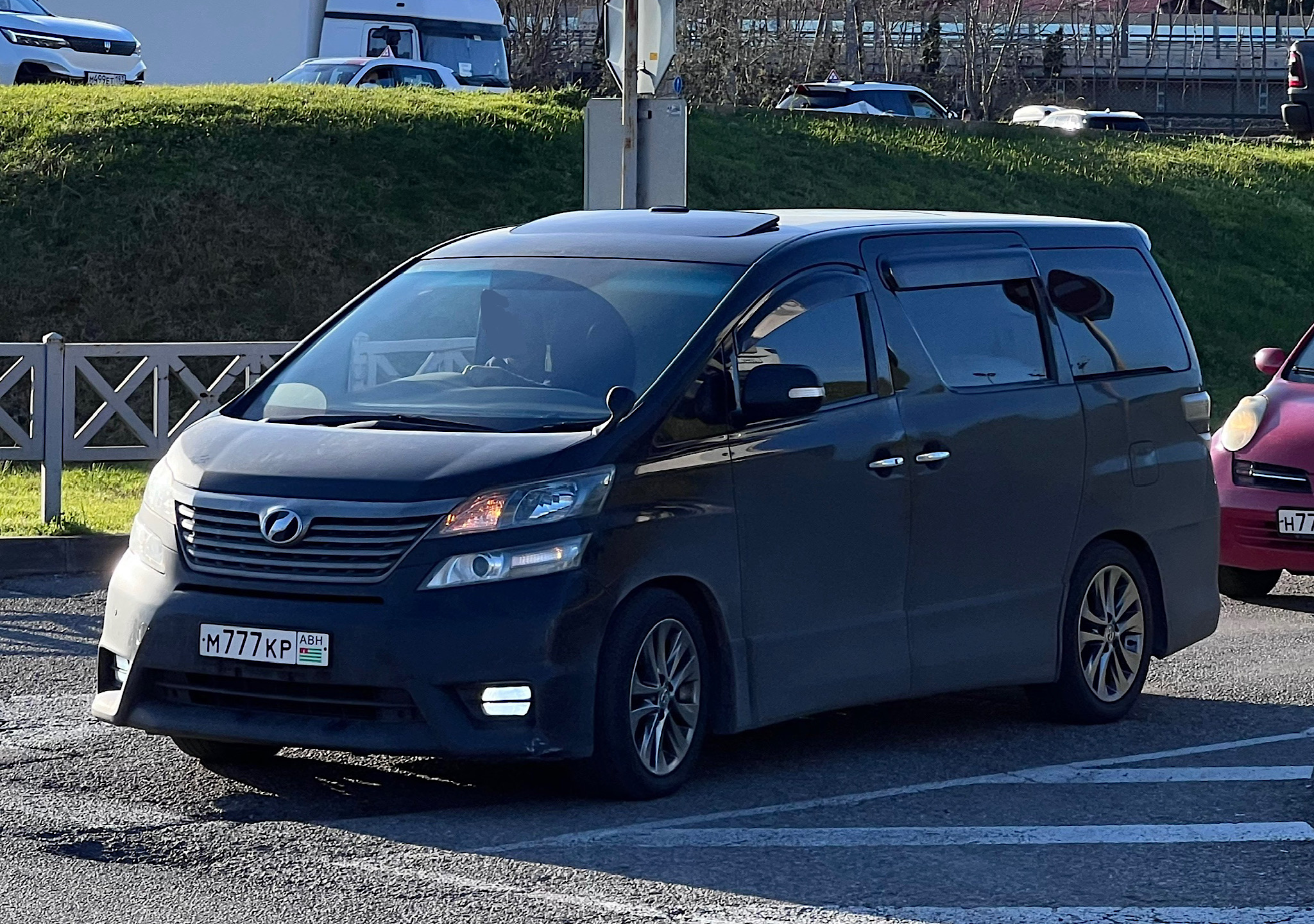 м 777 кр, Toyota Vellfire 1st gen (AH20), 2008–2015