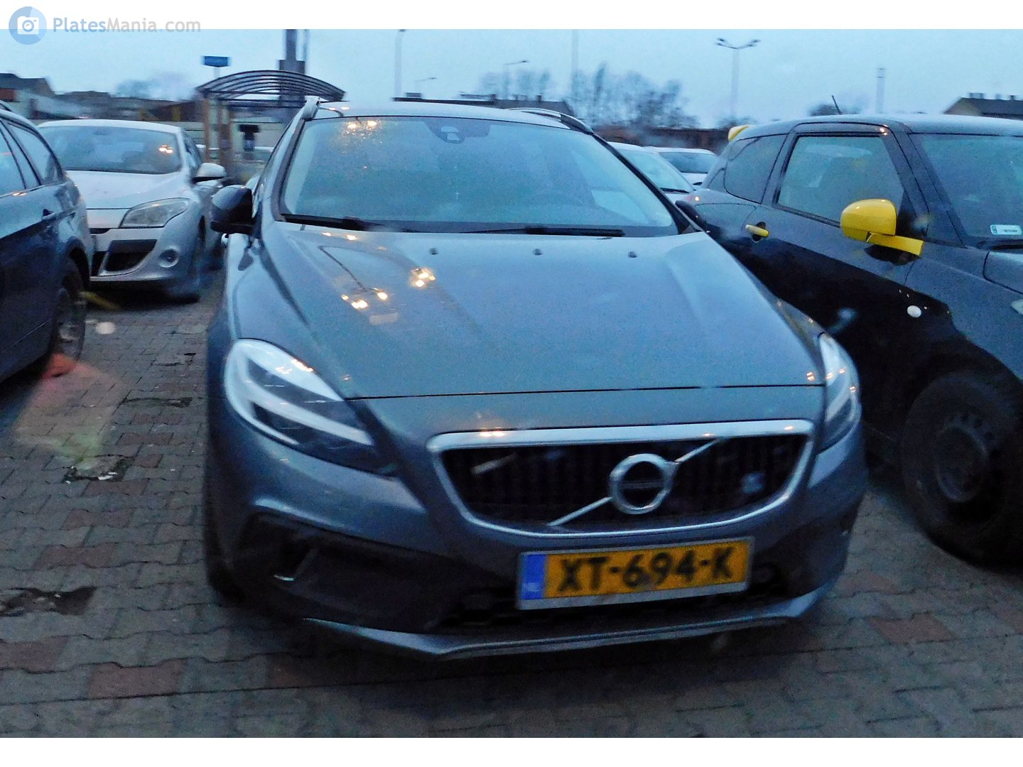 XT-694-K, Volvo V40 2nd gen Cross Country (526), 2013–2019