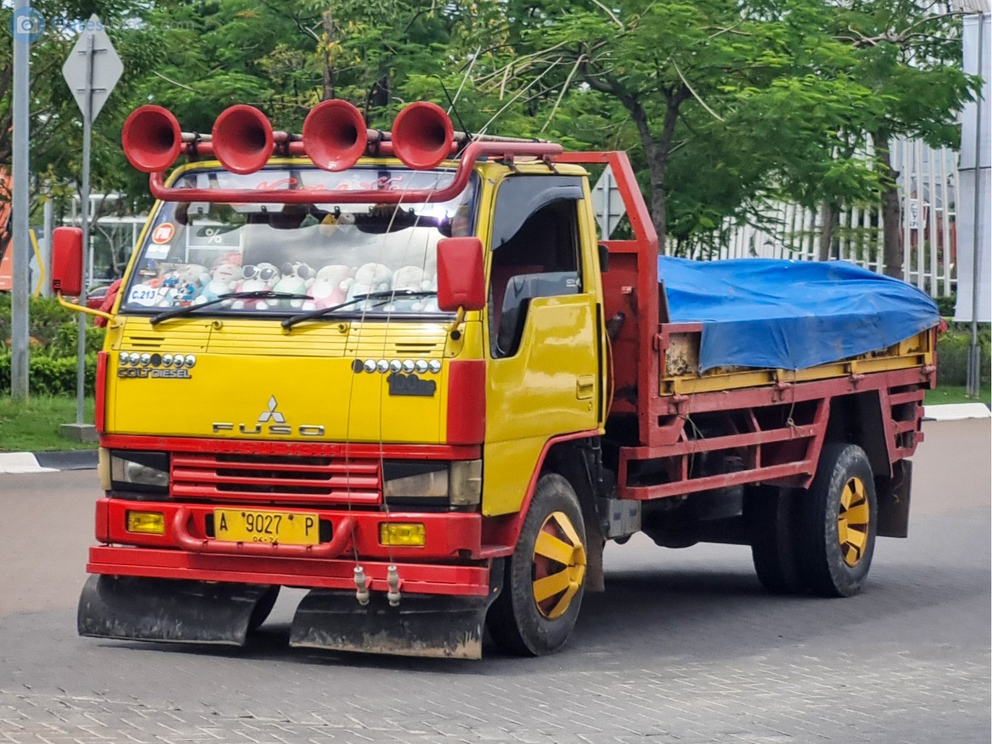 A 9027 P, Mitsubishi Colt Diesel 