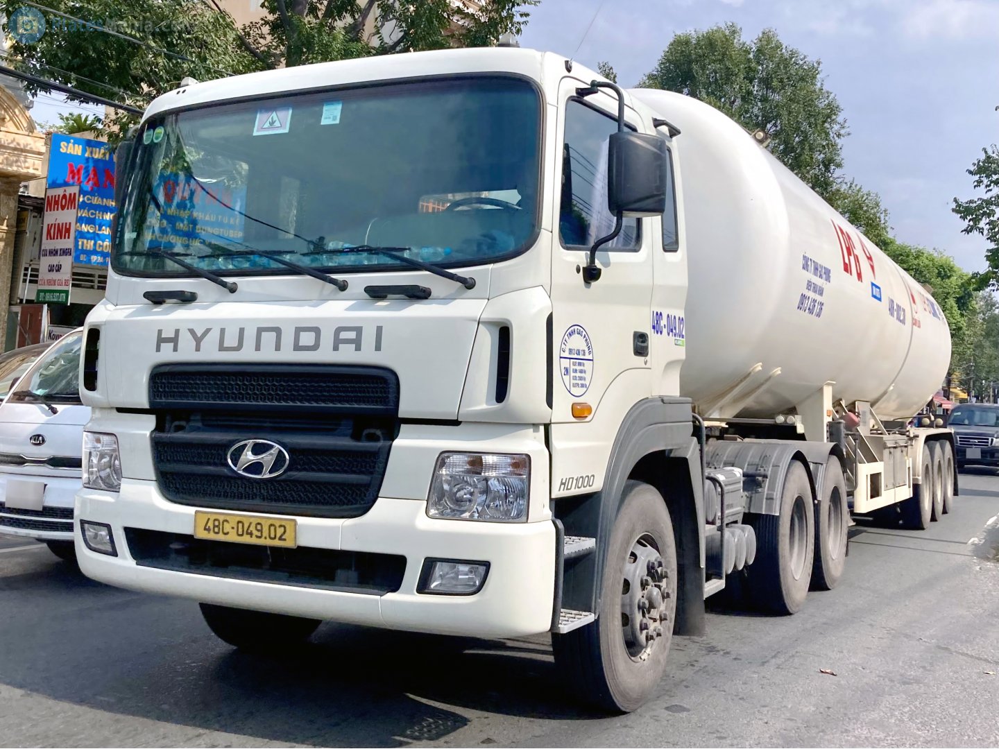 48C-049.02, Hyundai HD700 / HD1000 