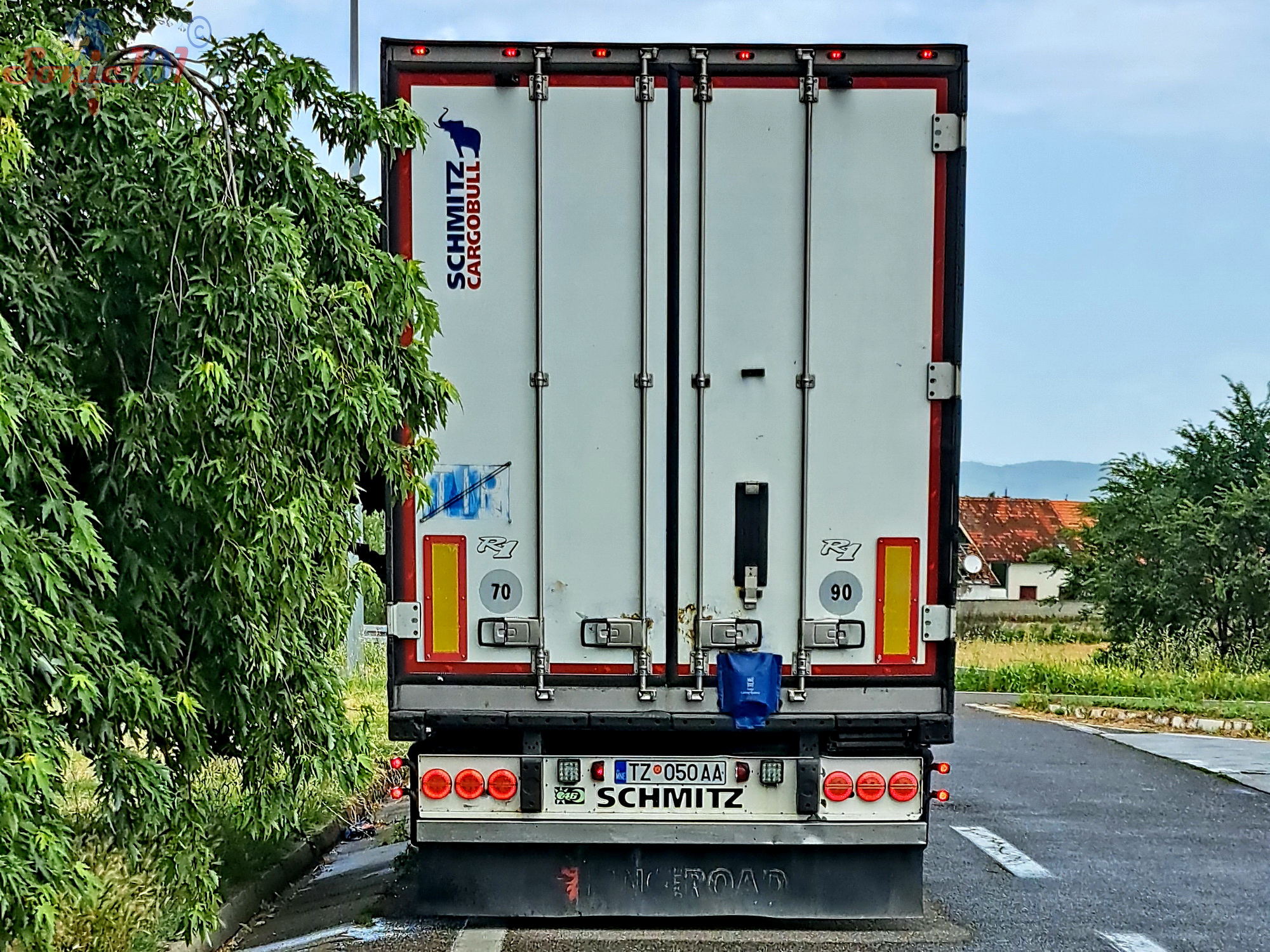 TZ 050AA, Schmitz SKO 