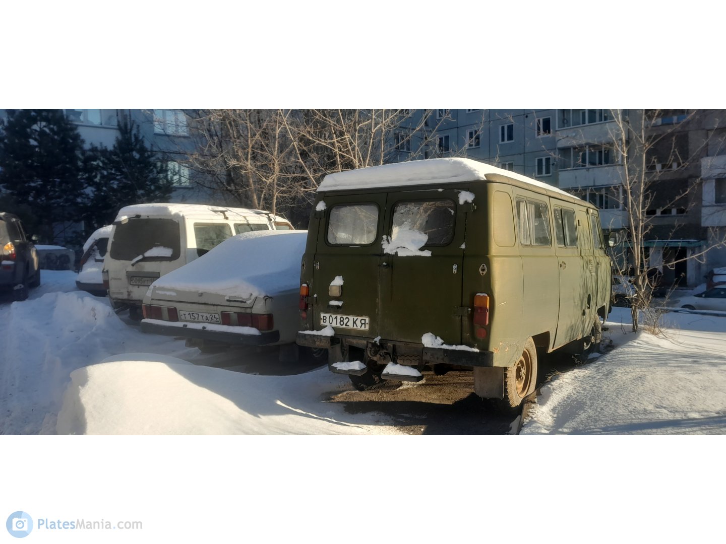 в 0182 КЯ, UAZ 452 452А/3962/3741 Glassed Van, 1965–
