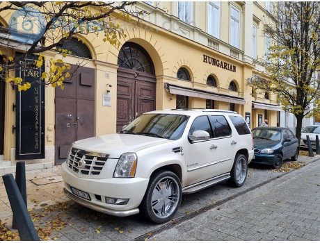 NZE-363, Cadillac Escalade