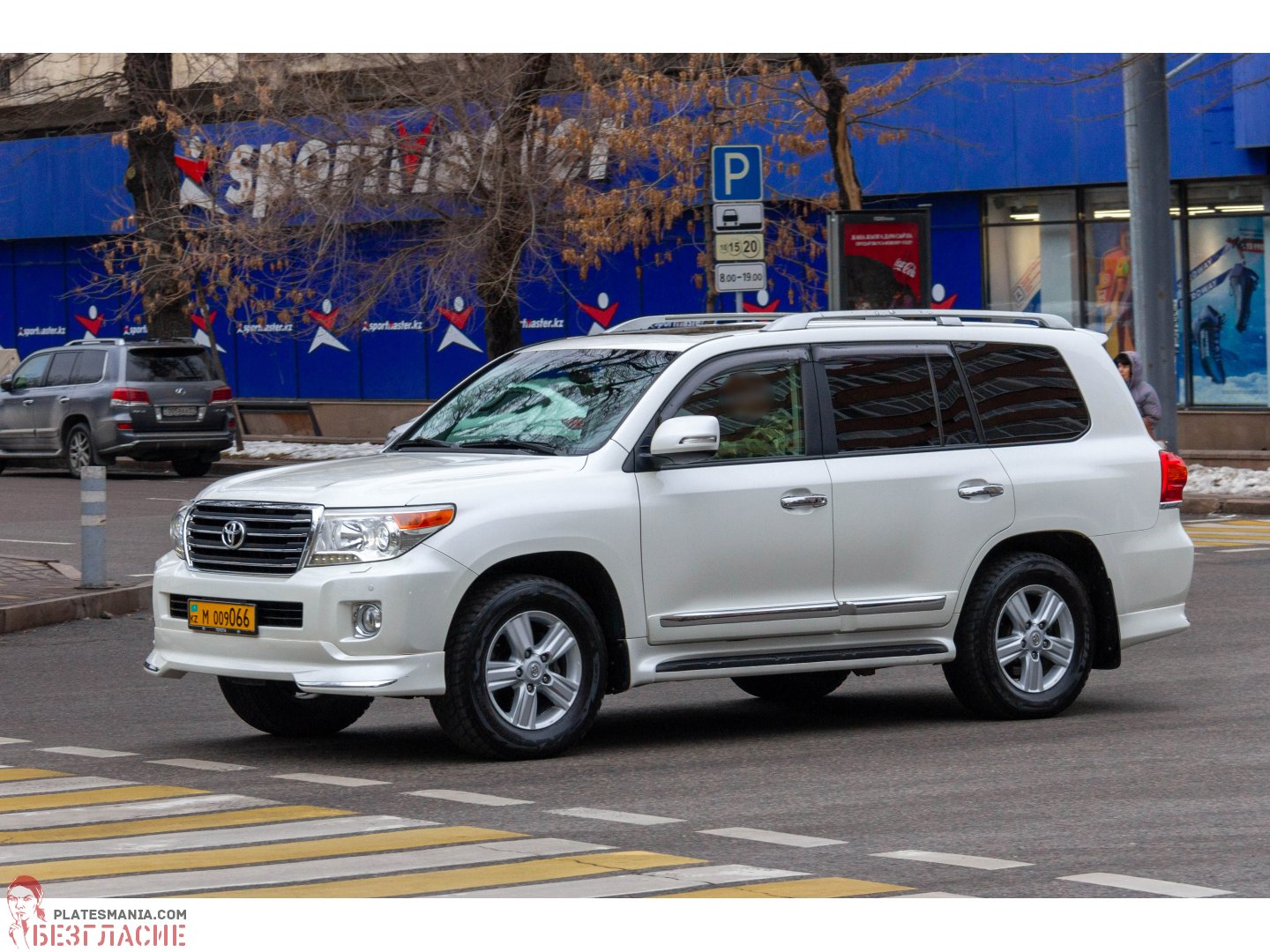 M 009066, Toyota Land Cruiser 200 (J200), 1st facelift, 2011–2015