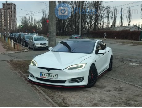 AA 4188 YA, Tesla Model S