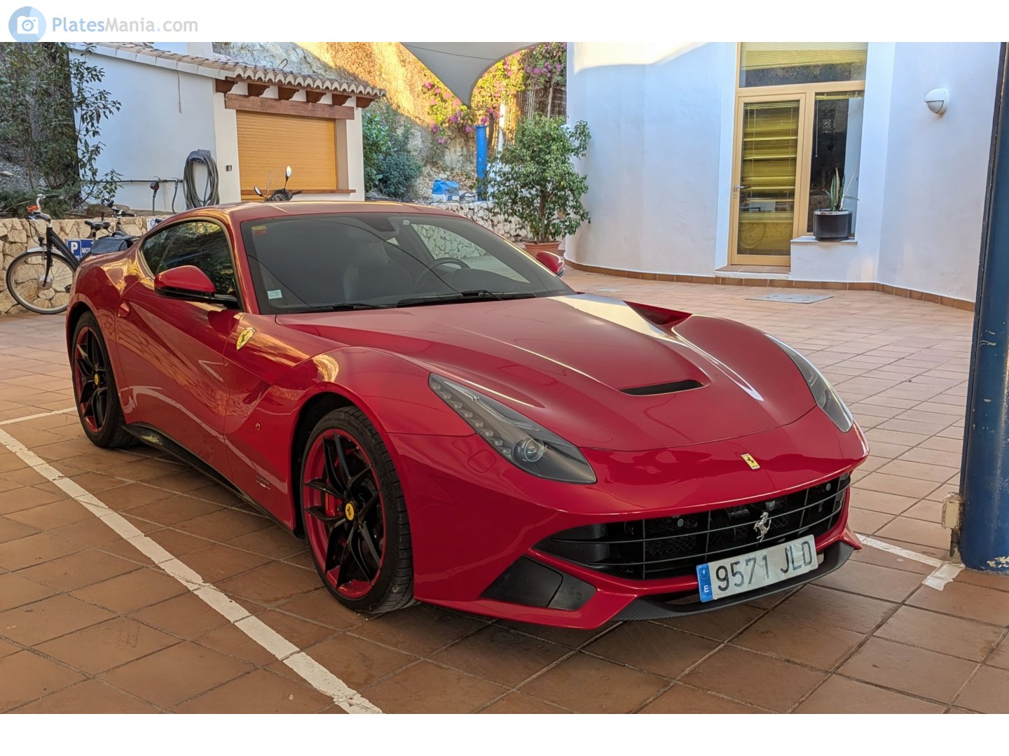 9571 JLD, Ferrari F12 F12berlinetta (F152), 2012–2017