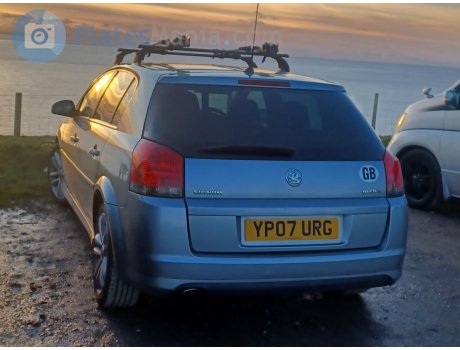 YP07 URG, Vauxhall Signum