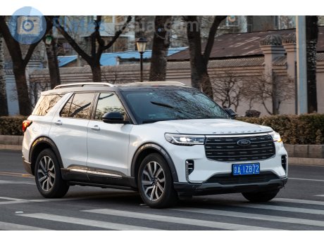 京A·1ZB72, Ford Explorer