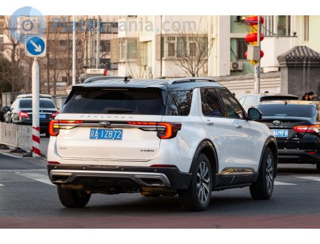 京A·1ZB72, Ford Explorer