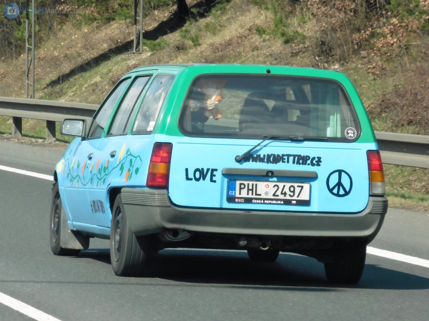 PHL 24-97, Opel Kadett 5th gen 5-door Caravan (E; T85), 1984–1991