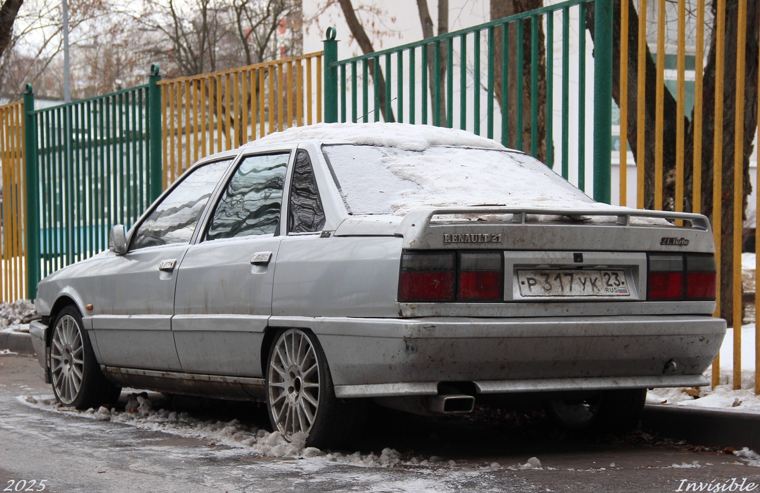 р 317 ук 23, Renault 21 1st gen Sedan (L48), 1986–1995