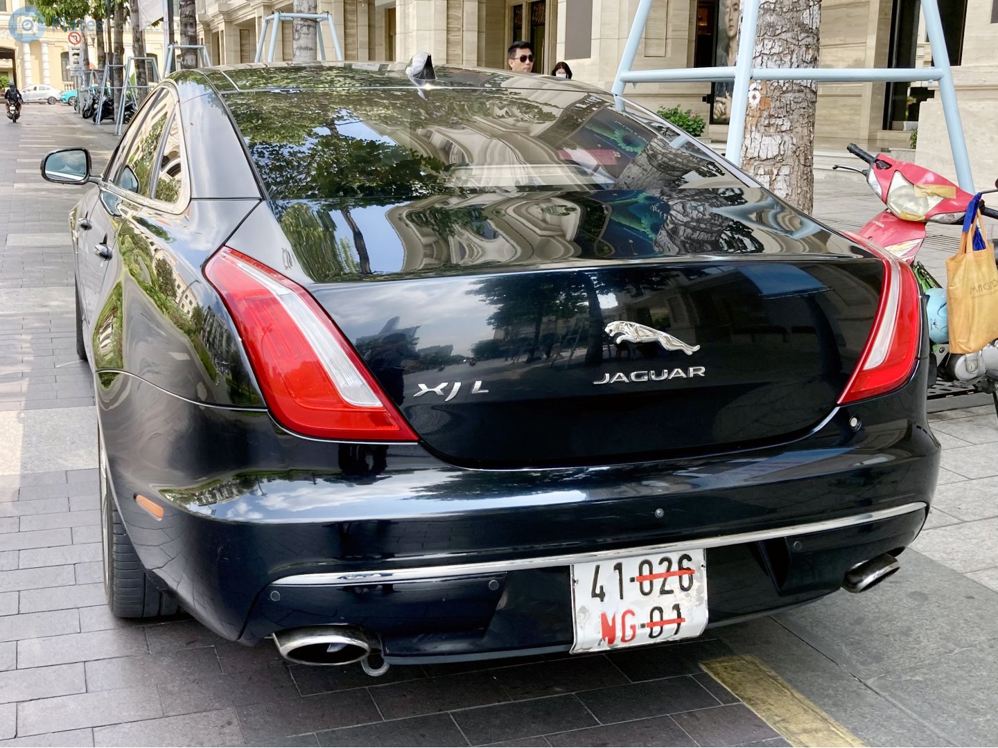 41-026-NG-01, Jaguar XJ 6th gen (X351), 2009–2019
