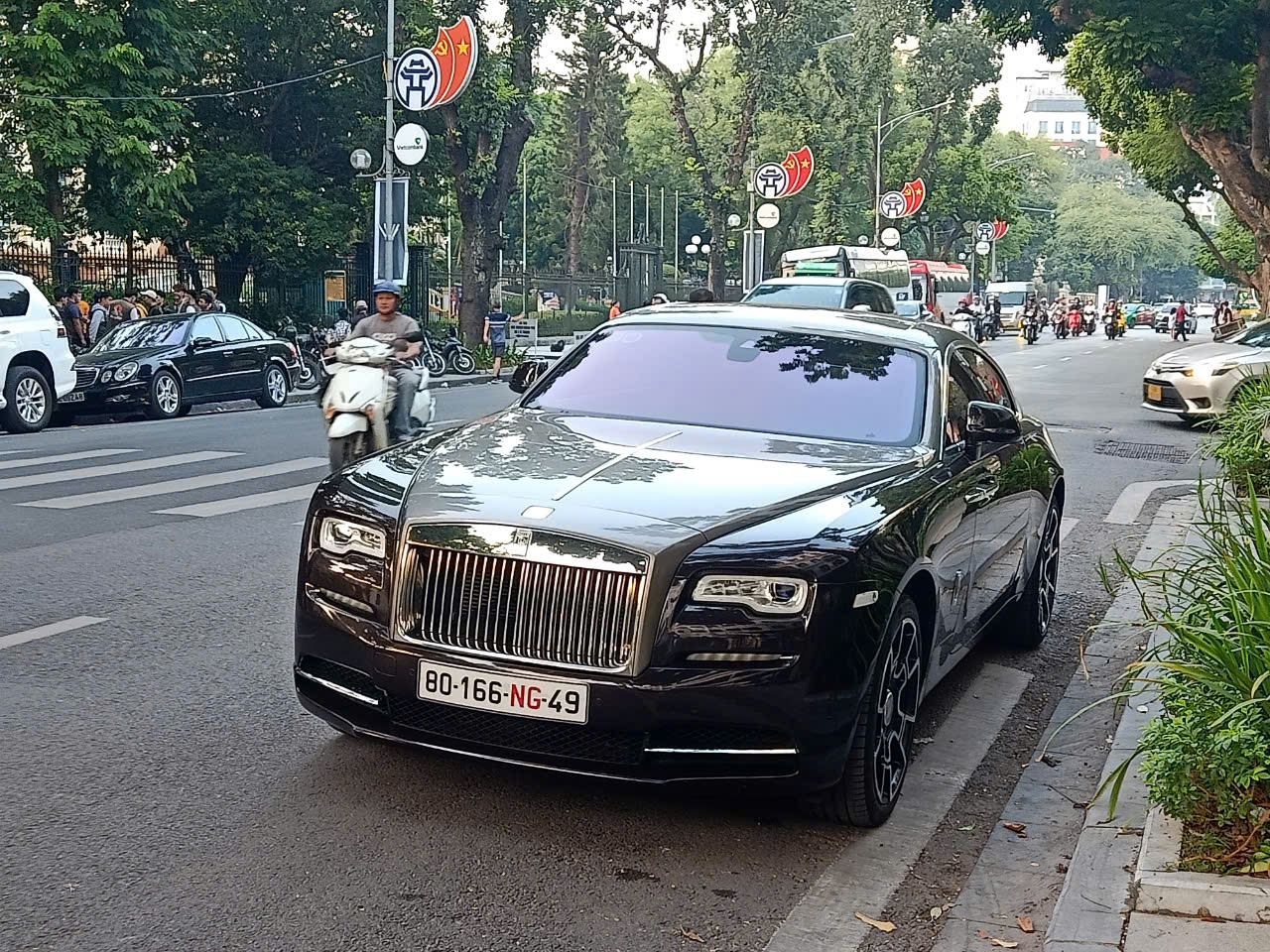 80-166-NG-49, Rolls-Royce Wraith 2nd gen (RR5), 2013–2023