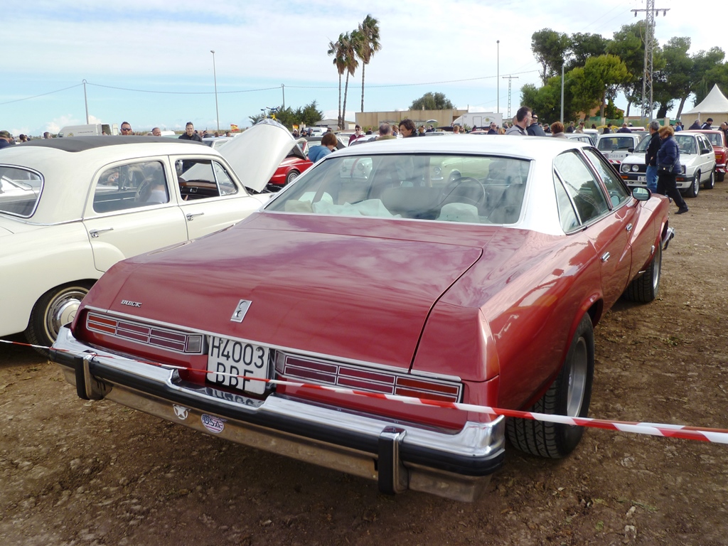 H 4003 BBF, Buick Century 3rd gen 4-door Sedan (29; A-body), 3rd facelift, 1975–1977