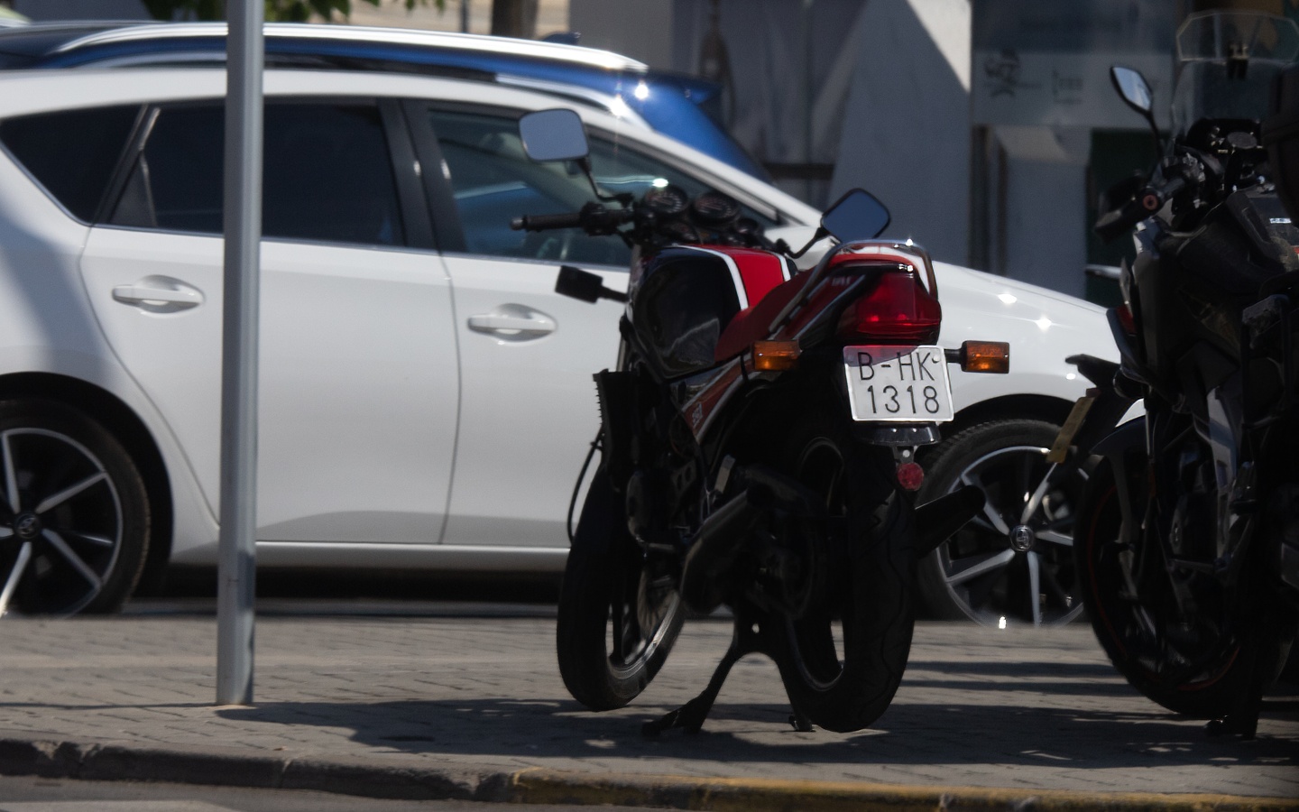 B 1318 HK, Yamaha RD 