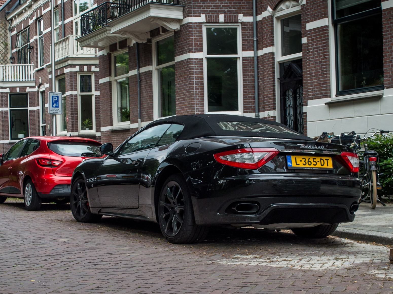 L-365-DT, Maserati GranCabrio 1st gen (M145), 2009–2019