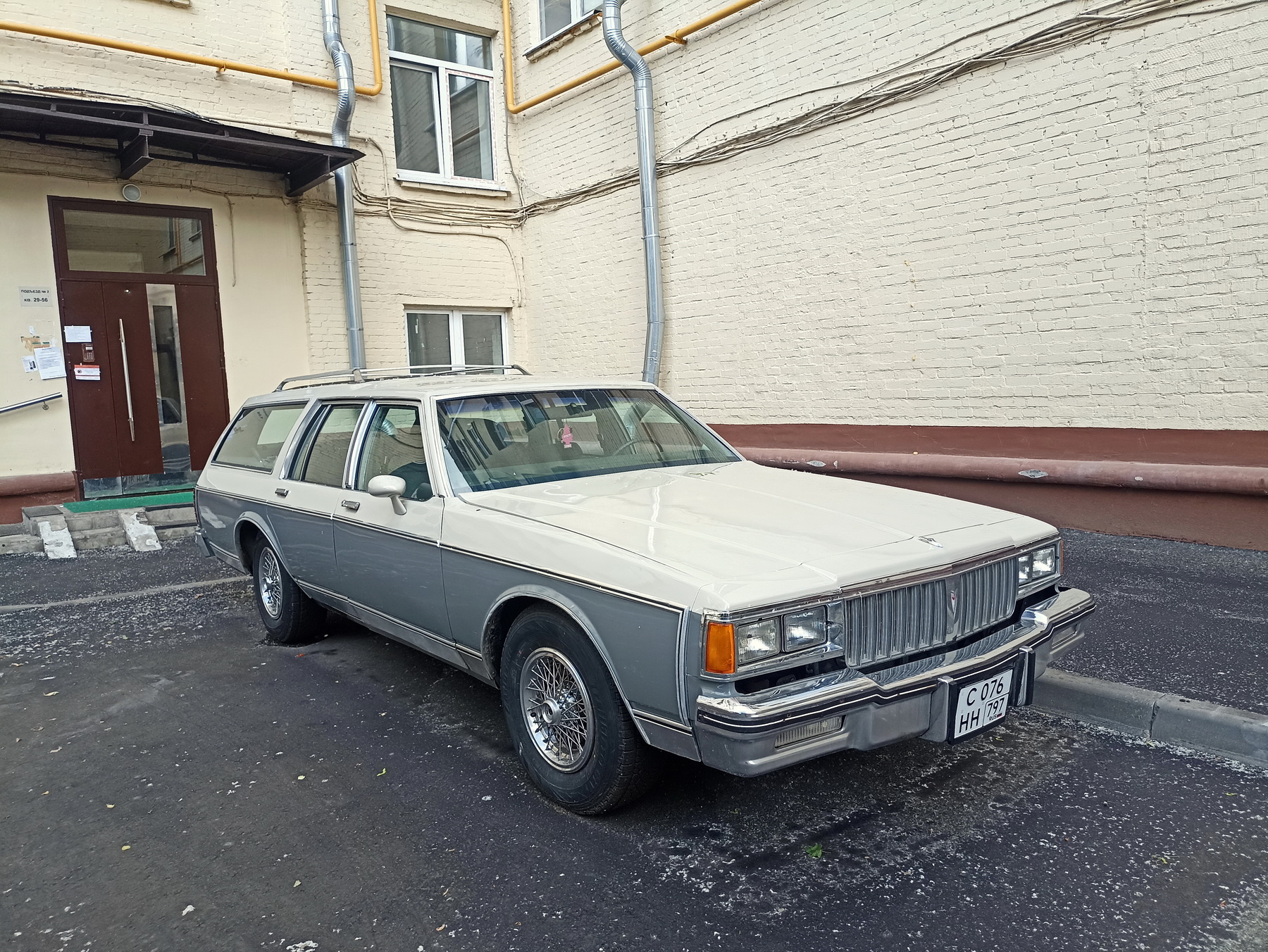 с 076 нн 797, Pontiac Parisienne 5th gen, 1977-1986