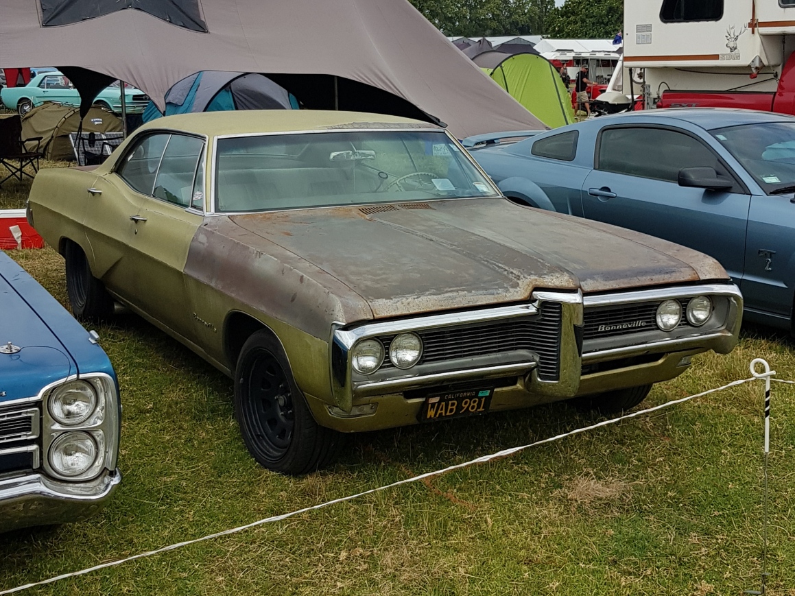WAB 981, Pontiac Bonneville 3rd gen 1963 4-door Hardtop/Sedan (2839/2869; B-body), 2nd facelift, 1962–1963