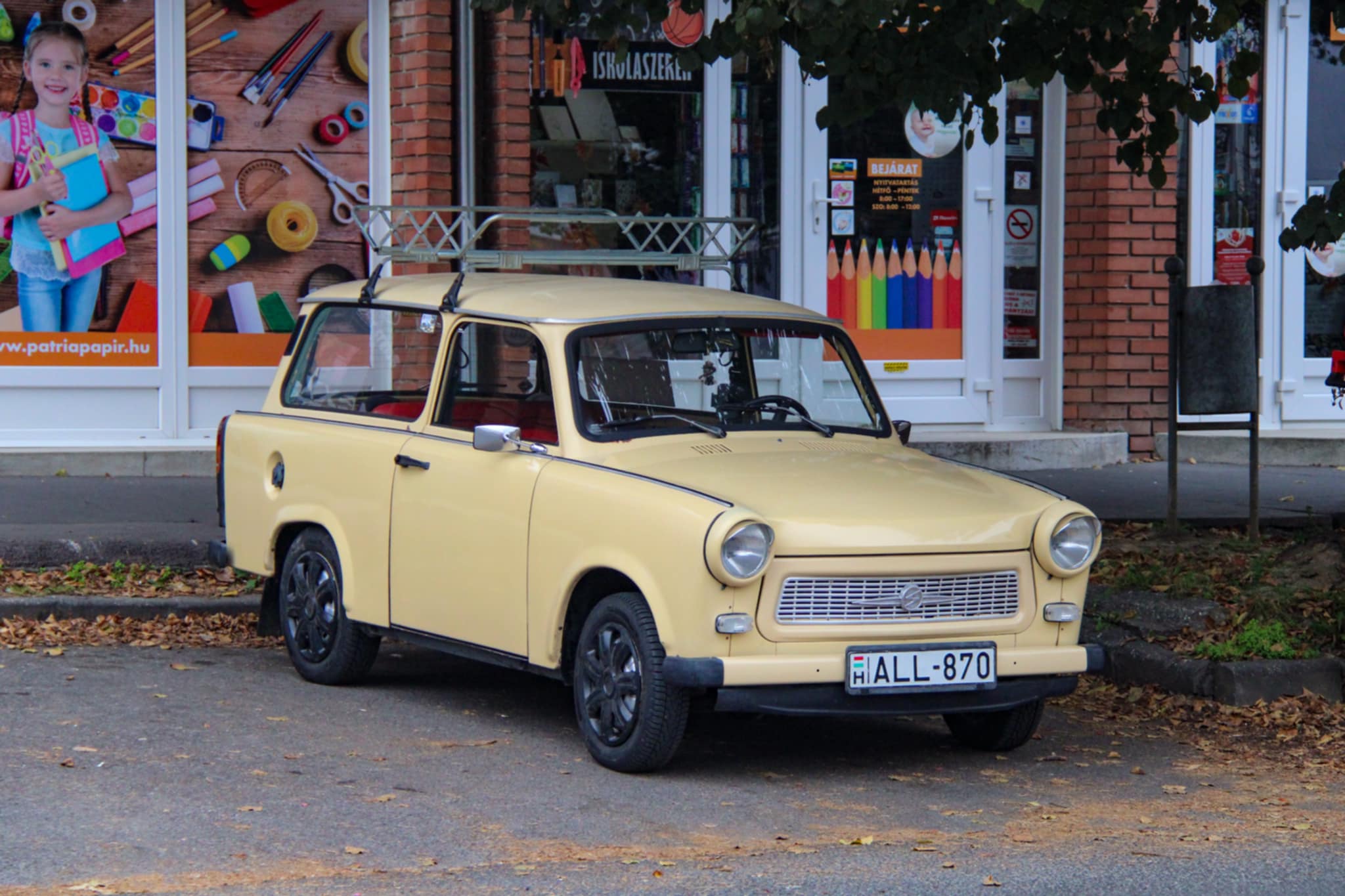 ALL-870, Trabant 1.1 Universal, 1990–1991